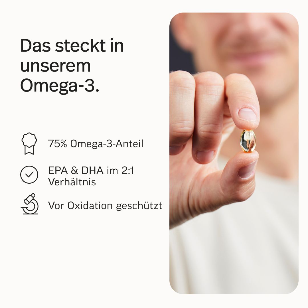 Mann hält eine Omega-3-Kapsel. Merkmale: 75% Omega-3-Anteil, EPA & DHA im 2:1 Verhältnis, Vor Oxidation geschützt.