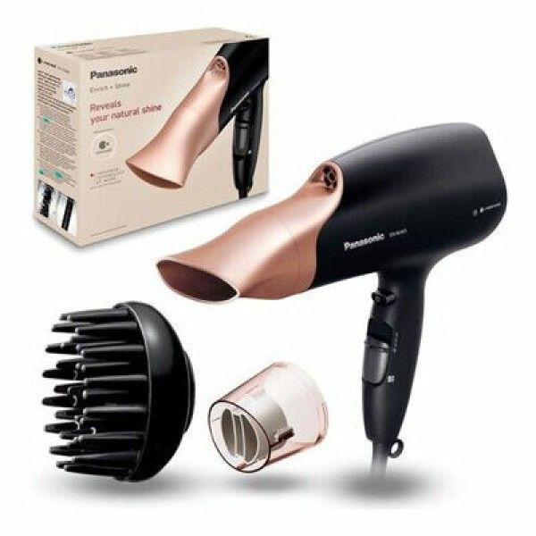 Schwarzer Haartrockner mit goldfarbenem Aufsatz und Zubehör. Verpackung mit Produktabbildung. Marke: Panasonic.