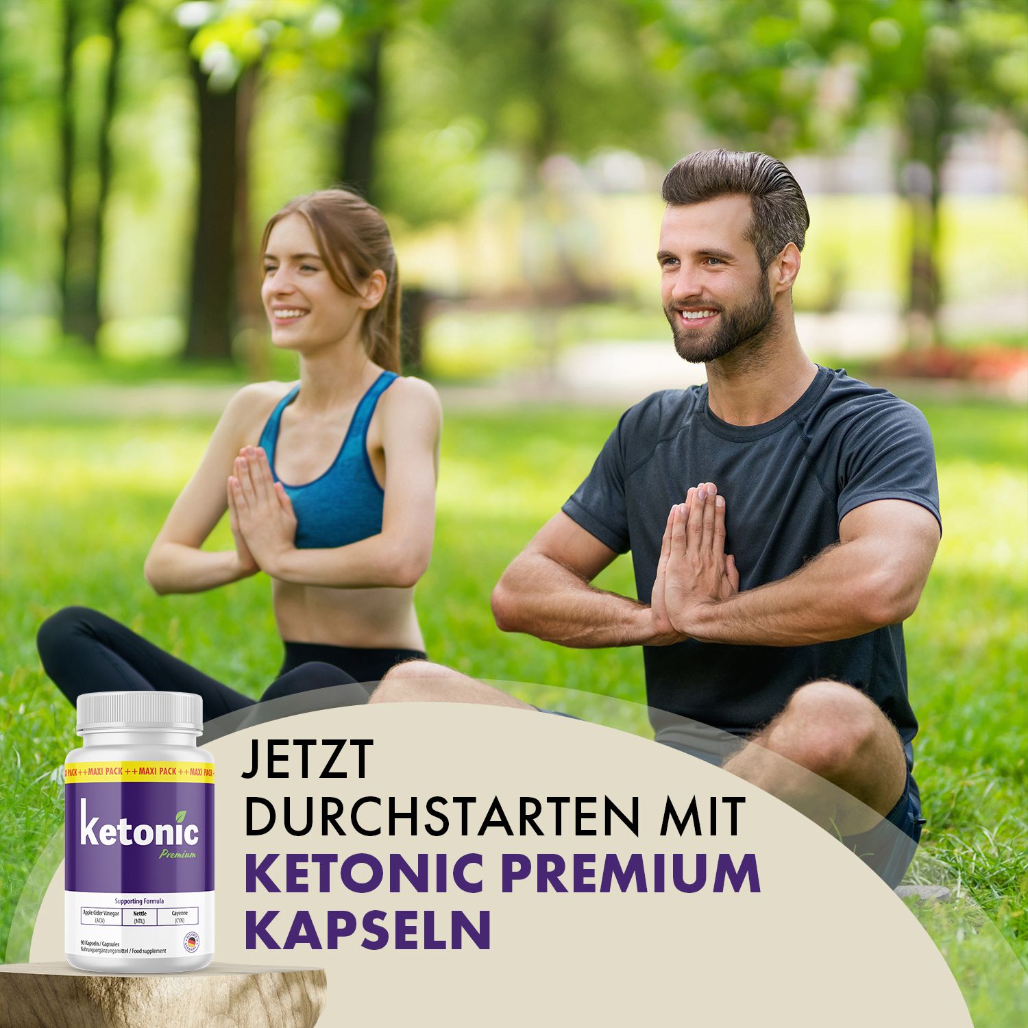 Paar meditiert im Freien. Daneben Flasche mit lila Etikett. Aufschrift: Ketonic. Text: Jetzt durchstarten mit Ketonic Premium Kapseln.