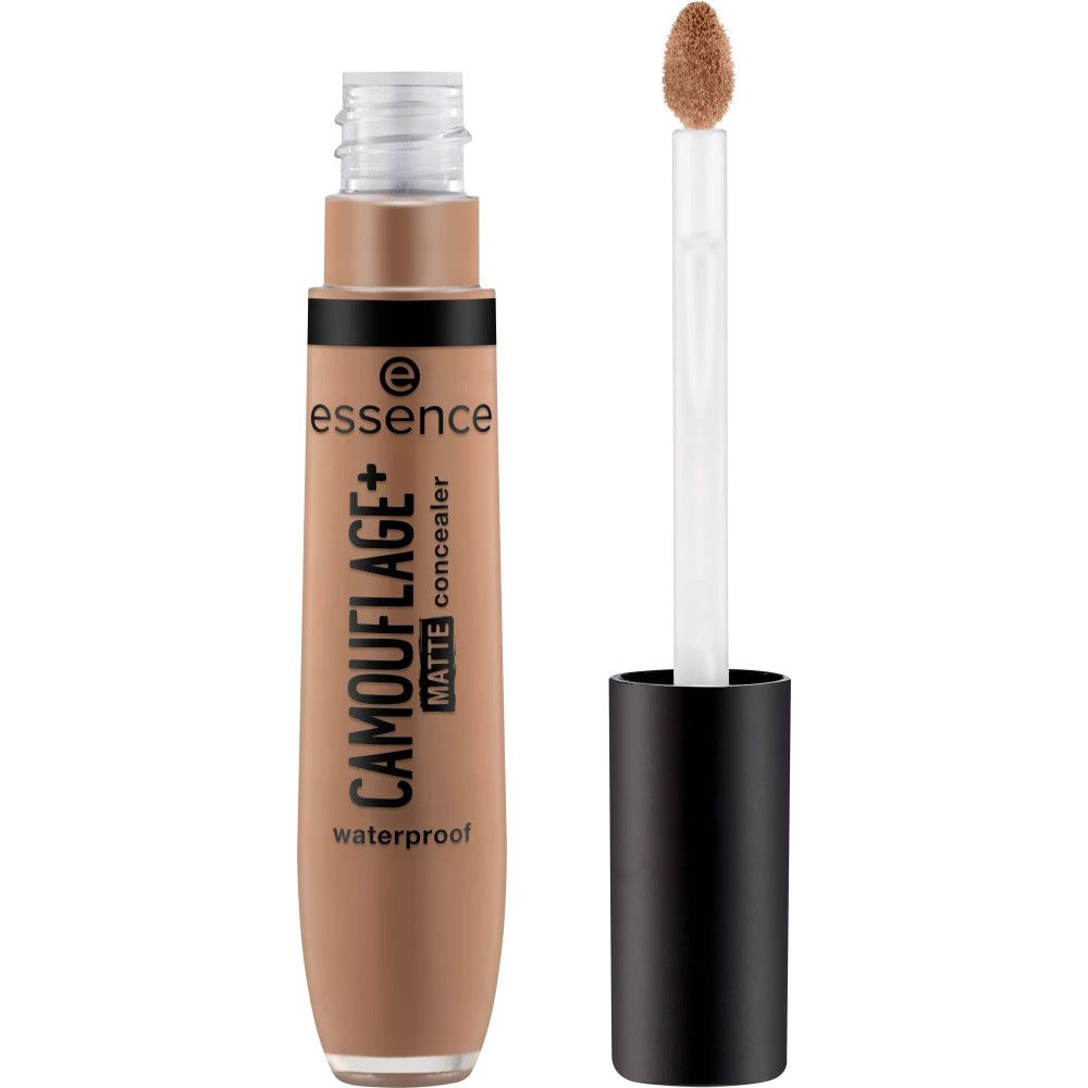 Essence Camouflage+ Matt Concealer, braune Tube, offener Deckel, Applikator. Aufschrift: CAMOUFLAGE+ MATTE concealer, waterproof.