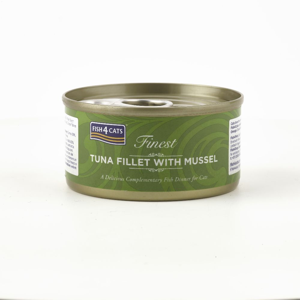 Grüne Dose mit Etikett. Text: Fish4Cats Finest Thunfischfilet mit Muschel. Aufschrift: A Delicious Complementary Fish Dinner for Cat.