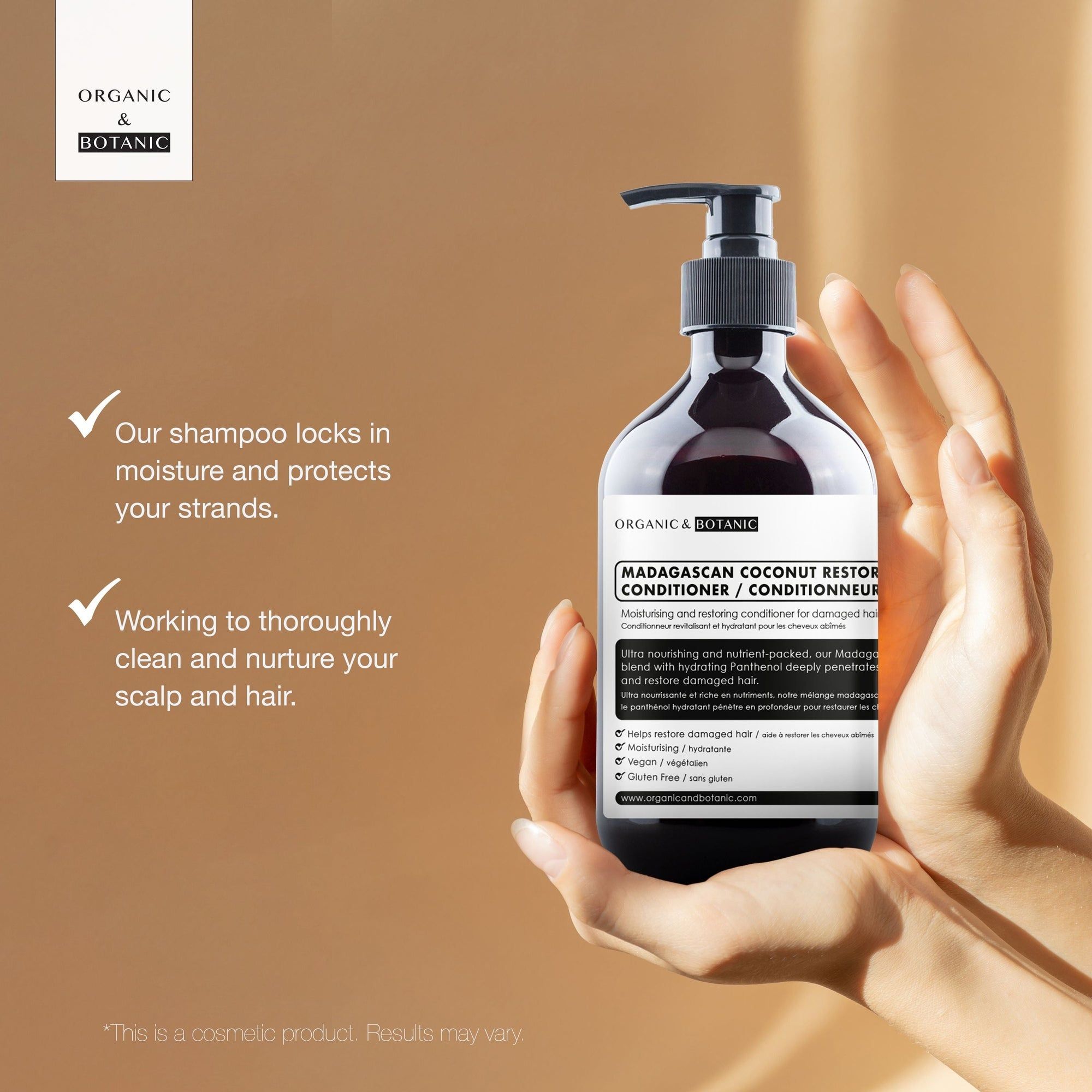 Braune Flasche mit schwarzem Pumpverschluss. Text: MADAGASCAN COCONUT RESTOR CONDITIONER. Marke: Organic & Botanic. Hände halten die Flasche.