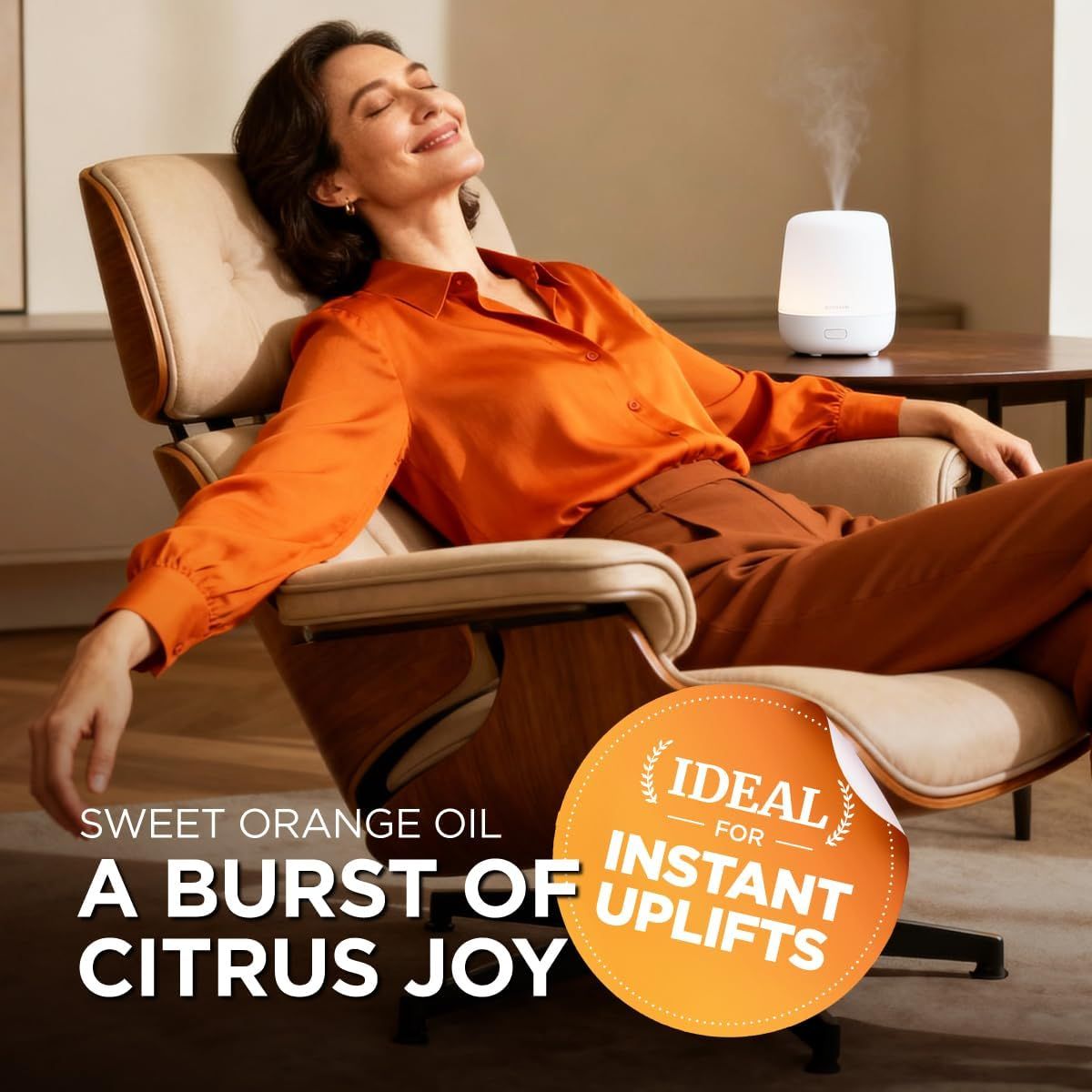 Frau entspannt sich in einem Sessel. Ein weißer Diffusor steht im Hintergrund. Aufkleber: Ideal für sofortige Erhebungen.