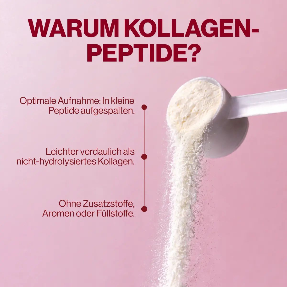Kollagenpulver wird aus einem Löffel in eine rosa Oberfläche geschüttet.