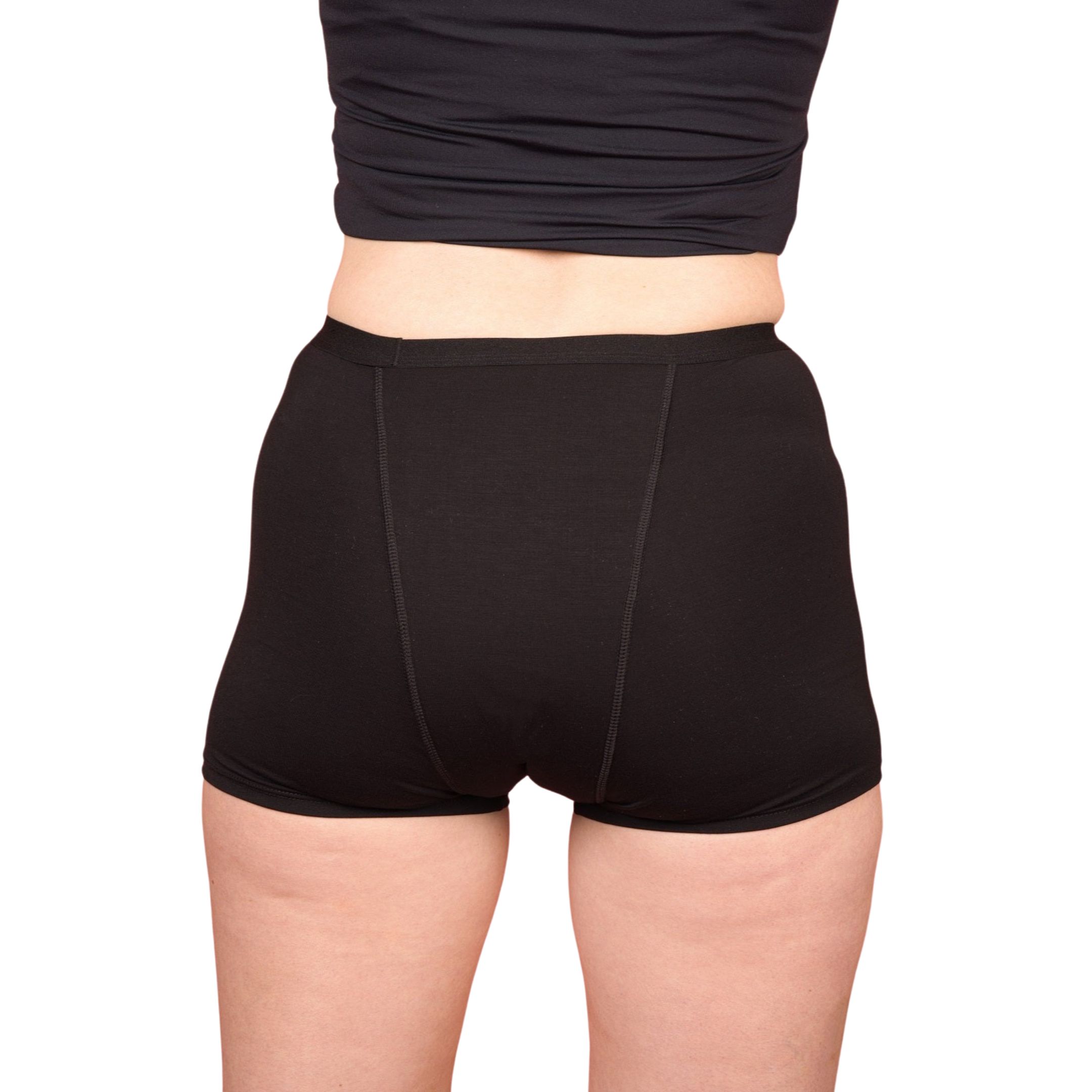 Schwarze Boxershorts. Rückansicht der schwarzen Boxershorts. Hoher Bund und sichtbare Nähte.