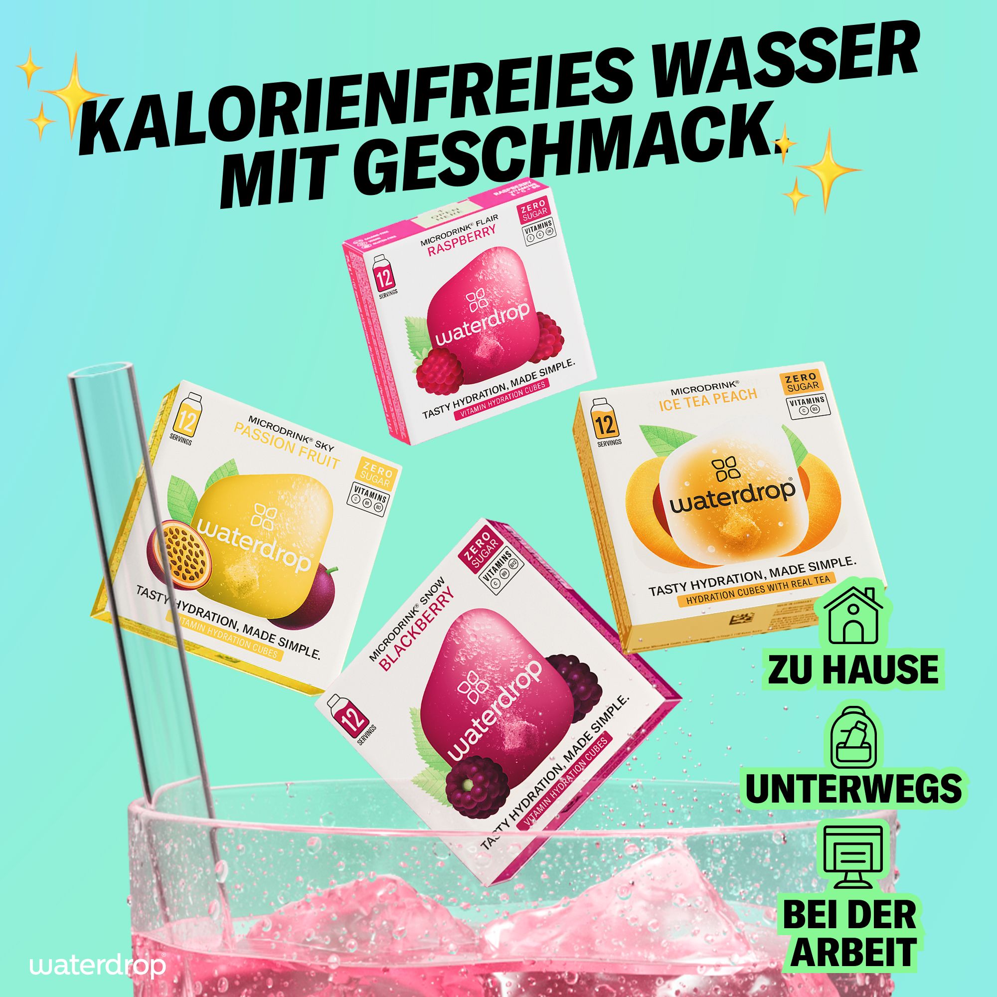 Getränk in Glas mit Eiswürfeln. Boxen mit waterdrop® Microdrink: Himbeere, Eistee Pfirsich, Passionsfrucht, Brombeere. Text: Kalorienfreies Wasser mit Geschmack.