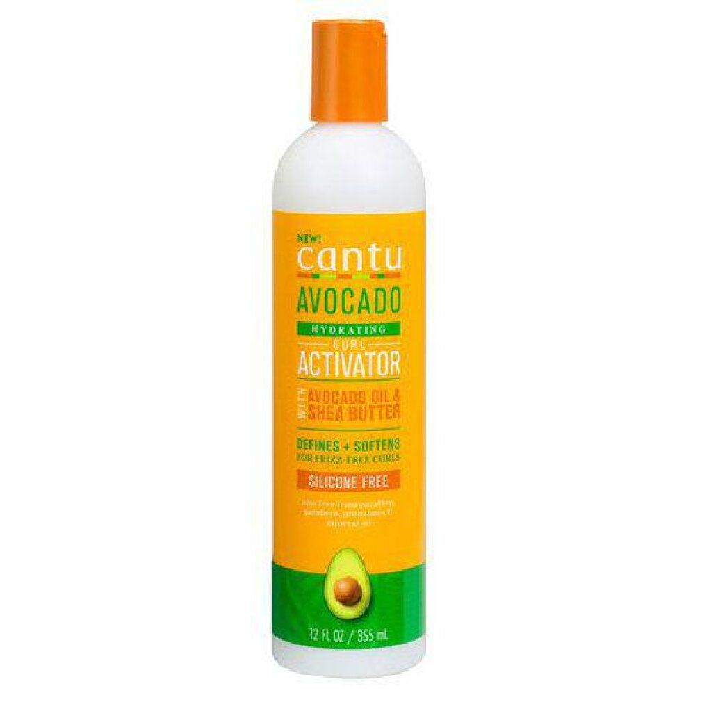 Cantu Avocado Hydrating Curl Activator Cream Flasche mit orangefarbenem Verschluss. Enthält Avocadoöl und Sheabutter.