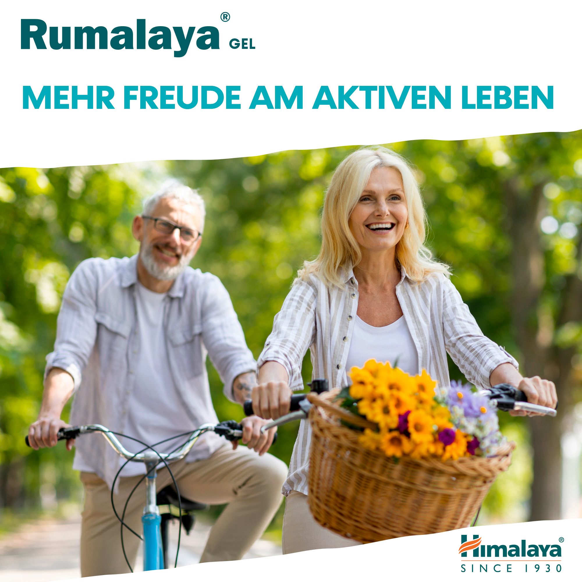 Älteres Paar auf Fahrrädern, Himalaya Rumalaya Gel. Mehr Freude am aktiven Leben.