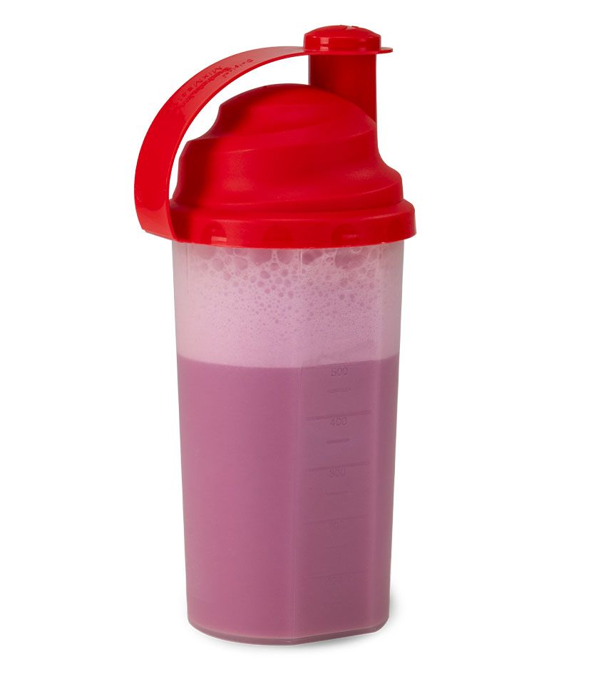 Roter Shaker mit rotem Deckel und Griff. Enthält rosa Flüssigkeit. Skala an der Seite.