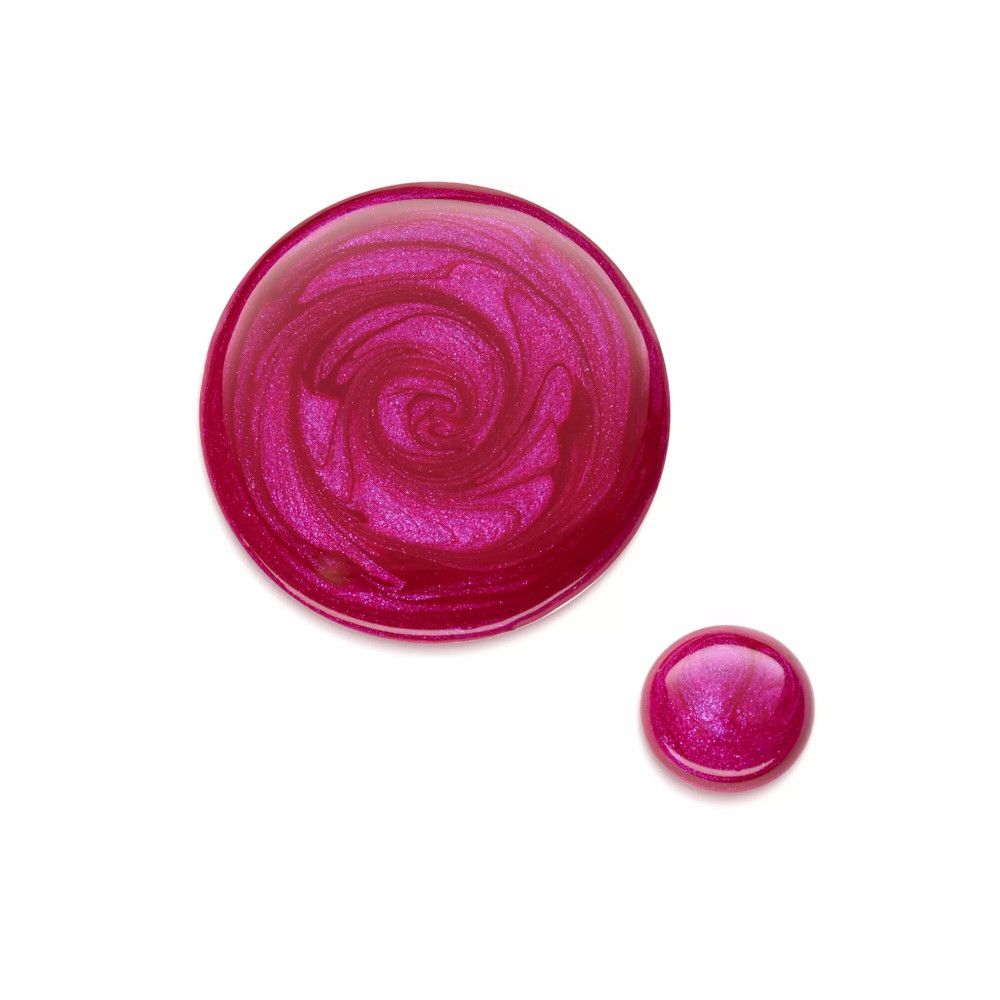 Zwei Tropfen pinkfarbenen Nagellacks auf weißem Hintergrund. Der größere Tropfen hat eine spiralförmige Textur.