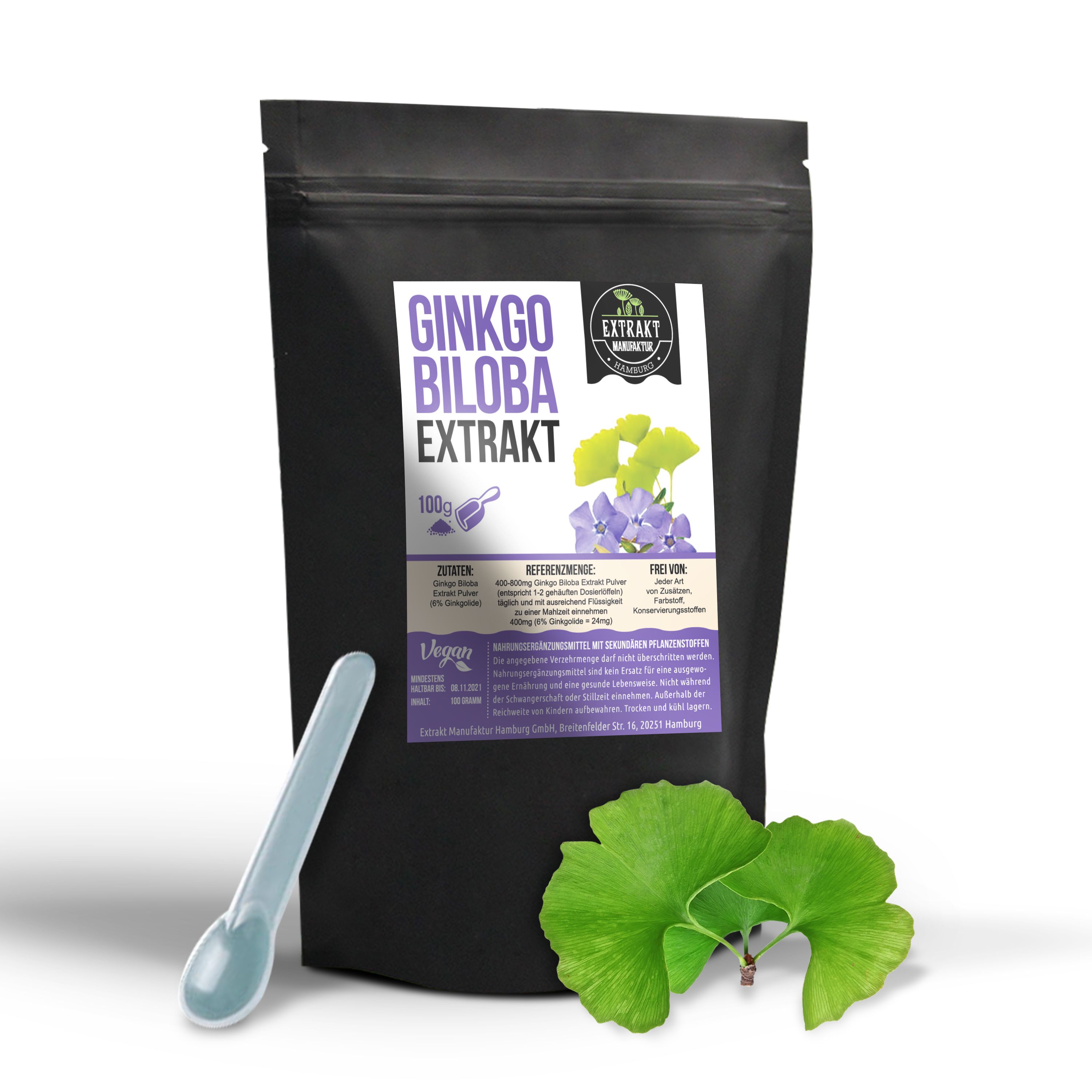 Schwarzer Beutel mit "Ginkgo Biloba Extrakt"-Aufdruck. Enthält ein Pulver und eine blaue Messlöffel. Vegan-Siegel.