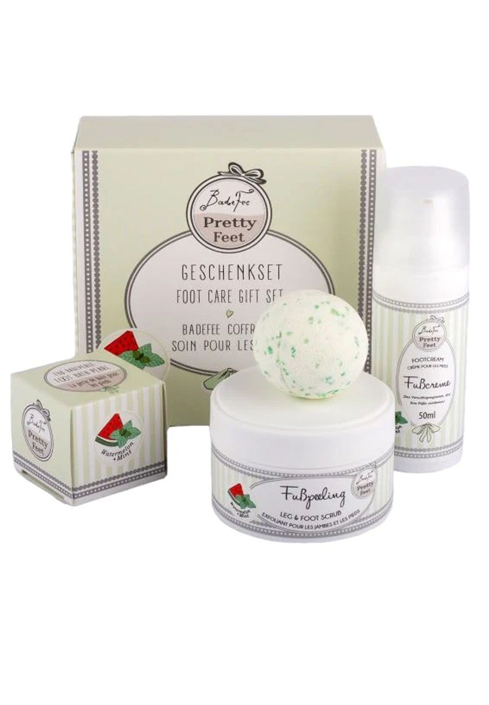 Geschenkset Pretty Feet. Enthält Fußpeeling, Fußcreme, Badefee und weitere Produkte. Verpackung mit Minze-Melone-Motiv.