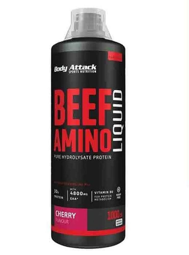 Schwarze Flasche mit roter und weißer Beschriftung. Enthält Beef Amino Liquid. Kirschgeschmack. 1000 ml.