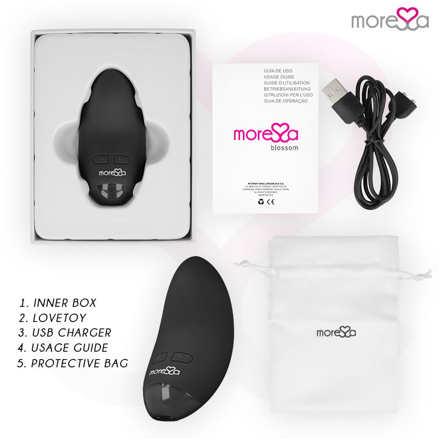 Verpackungsinhalt: Schwarzer Vibrator, USB-Kabel, Gebrauchsanweisung, Schutzbeutel. Das Logo "more❤sa" ist auf dem Produkt und der Verpackung.