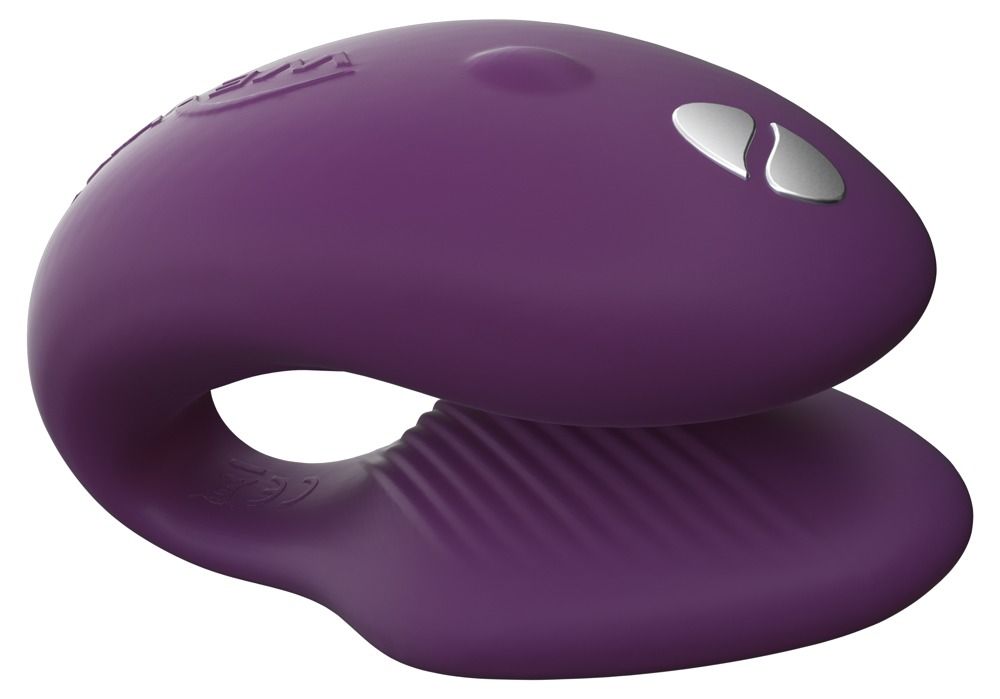 Lila We-Vibe Chorus. Geschwungene Form mit geriffelter Basis. Zwei silberne Akzente. We-Vibe Logo. Produktansicht.