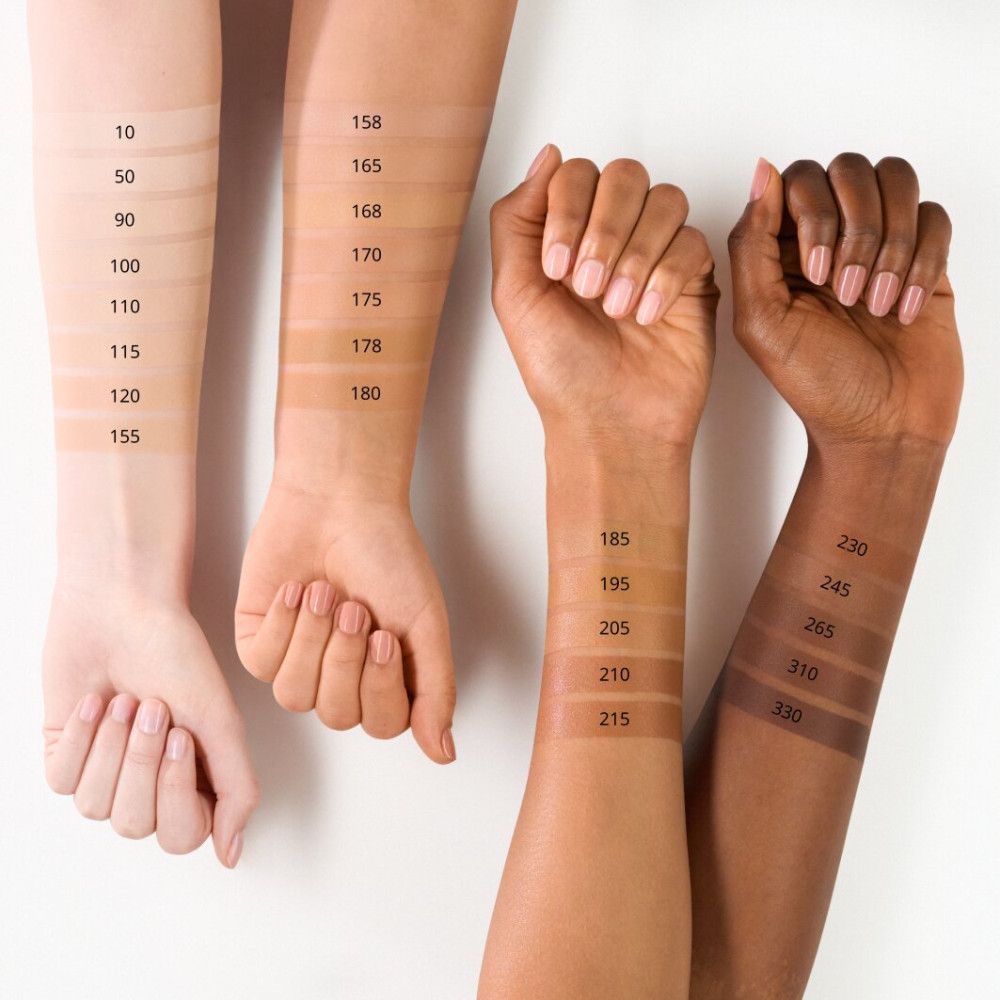 Essence - Feuchtigkeitsspendende, langanhaltende Silky-Blur Foundation