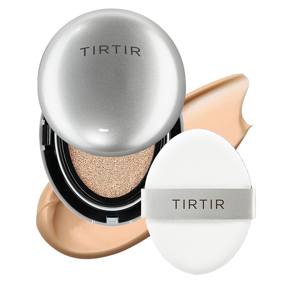 Geschlossener silberner TIRTIR Mask Fit Aura Cushion mit Foundation-Spender und Applikator.
