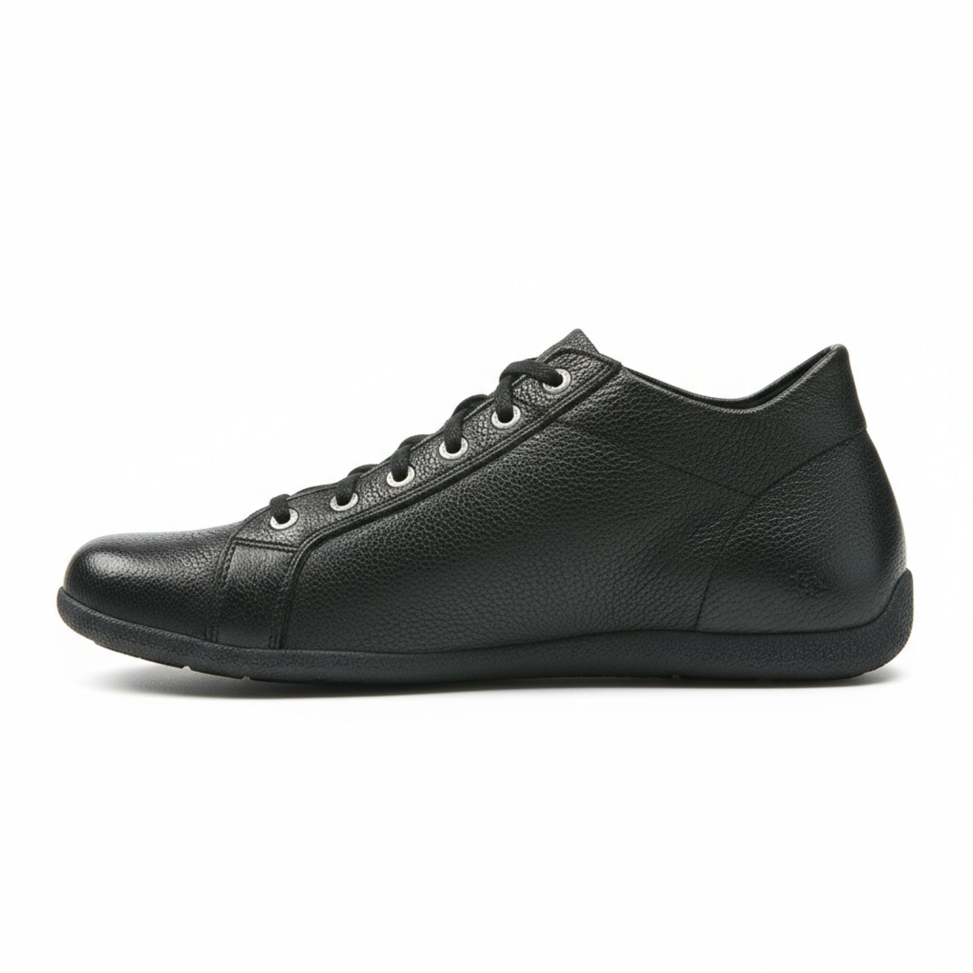 Schwarze BÄR Magda Damen Stiefelette, breit. Schnürung, Leder. Schuh von der Seite.