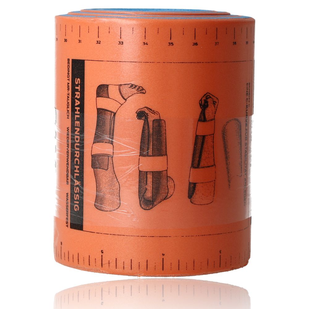 Gerollte orangefarbene Schiene. Illustrationen von Füßen. Schwarze Schrift: STRAHLENDURCHLÄSSIG, WIEDERVERWENDBAR, WASSERFEST. Skala.