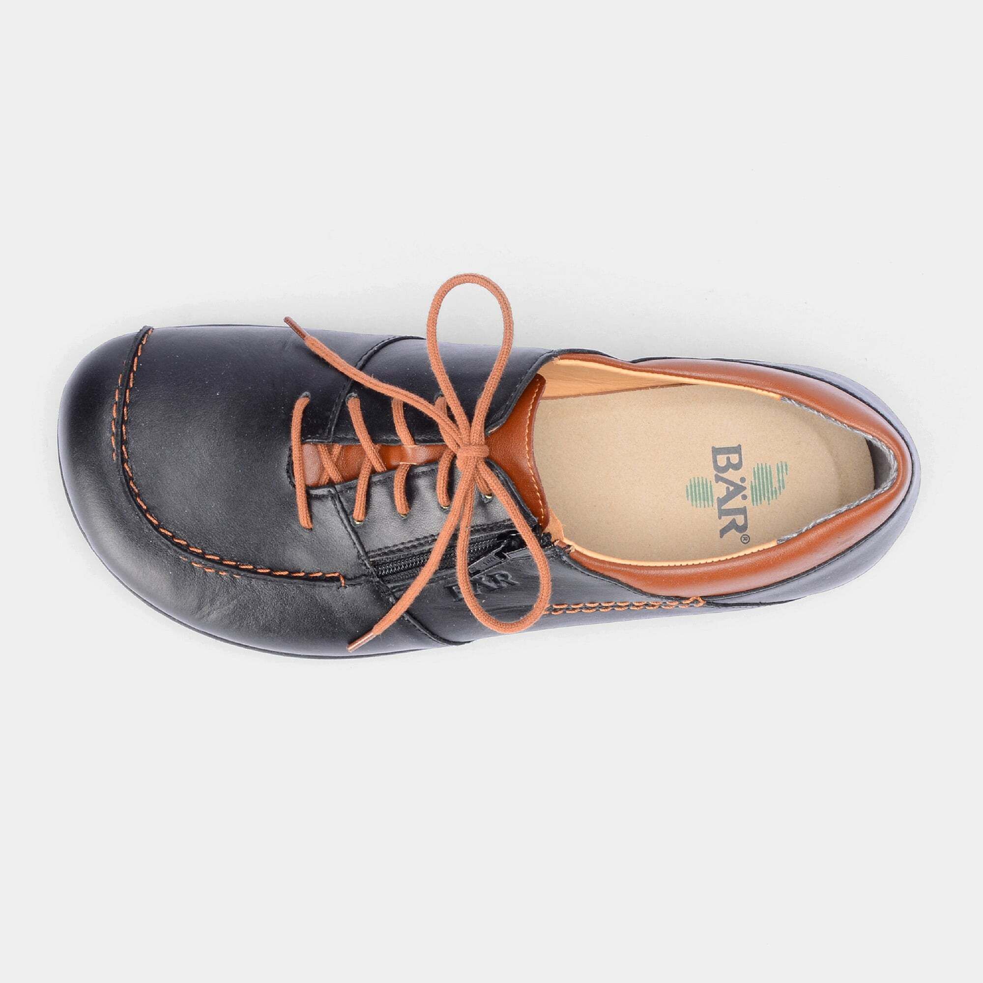 Draufsicht auf einen schwarzen BÄR Schuh Jolanda Damen. Braune Innensohle und Futter. Braune Schnürsenkel. Reißverschluss.