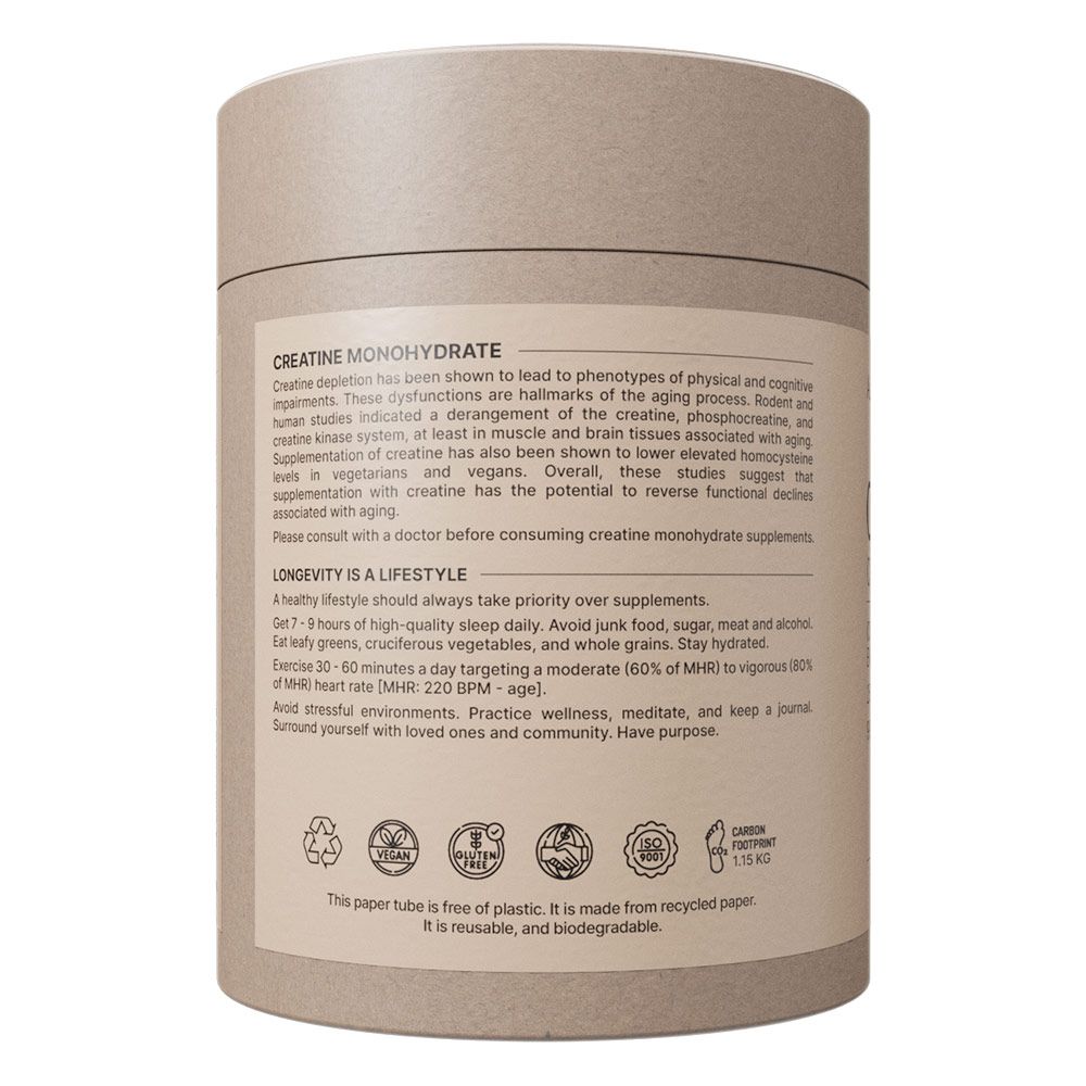 Cremefarbene Röhre mit Etikett, das 'Creatine Monohydrate' und Informationen zur Langlebigkeit enthält. Enthält Recycling- und Bio-Siegel.