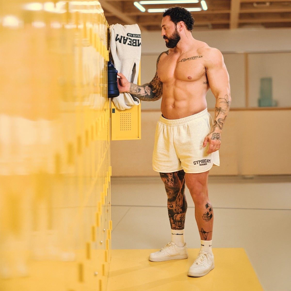 GymBeam Shorts Herren Oversized Varsity Grau