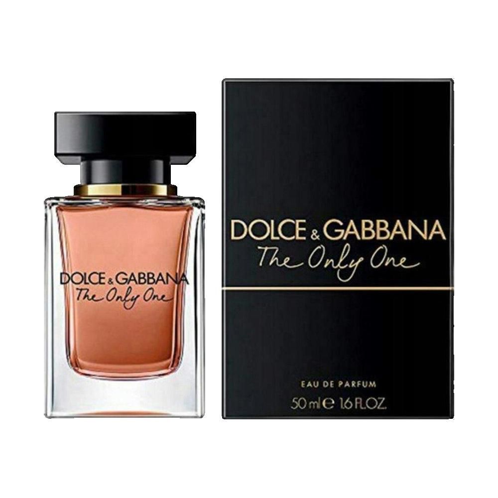 Parfümflakon und -verpackung. Flakon quadratisch, rosa Flüssigkeit, schwarzer Verschluss. Verpackung schwarz mit weißem Text: Dolce & Gabbana, The Only One.