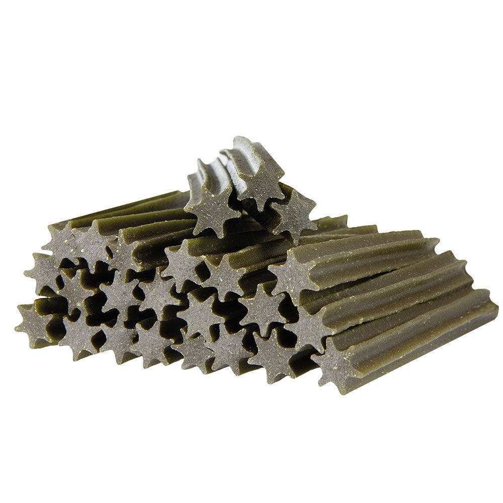 Haufen grüner Sticks in Sternform. Keine Verpackung sichtbar. Sticks haben eine sternförmige Form.