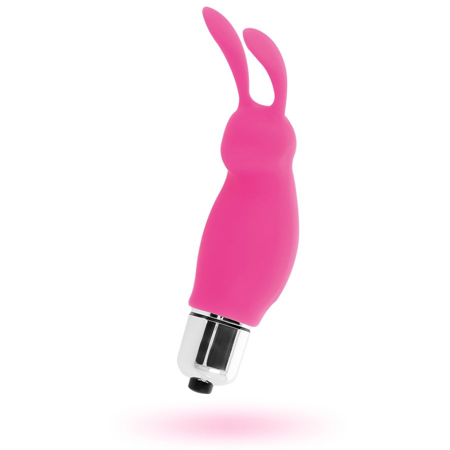 Rosa Vibrator mit Hasenohren und silberfarbenem Kopf. Schwarzer Knopf am Ende. Auf weißem Hintergrund.