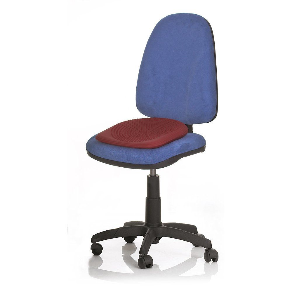 Roter, kissenförmiger Sitz auf einem Bürostuhl. Der Sitz hat eine strukturierte Oberfläche und ist auf dem Stuhlsitz platziert.