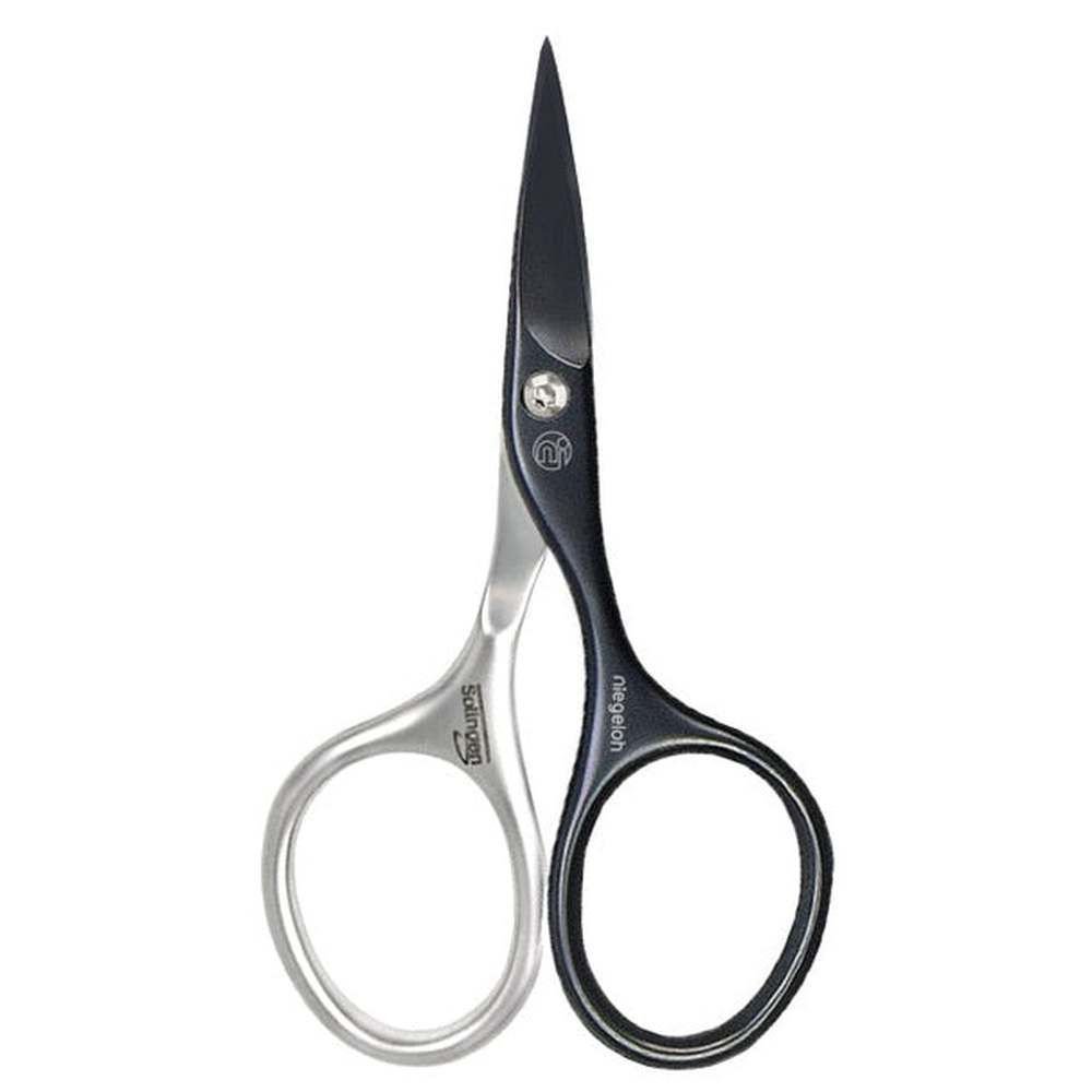 Schwarze Nagelschere mit silberfarbenen Griffen. Aufschrift: Niegeloh, Solingen. Metall. Scharfe, spitze Klingen.