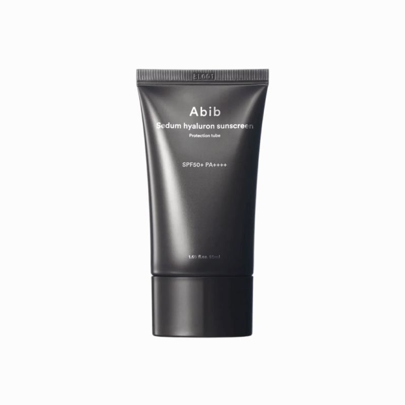 Schwarze Tube mit Produktnamen und SPF50+ PA++++. Aufschrift: Abib Sedum hyaluron sunscreen.