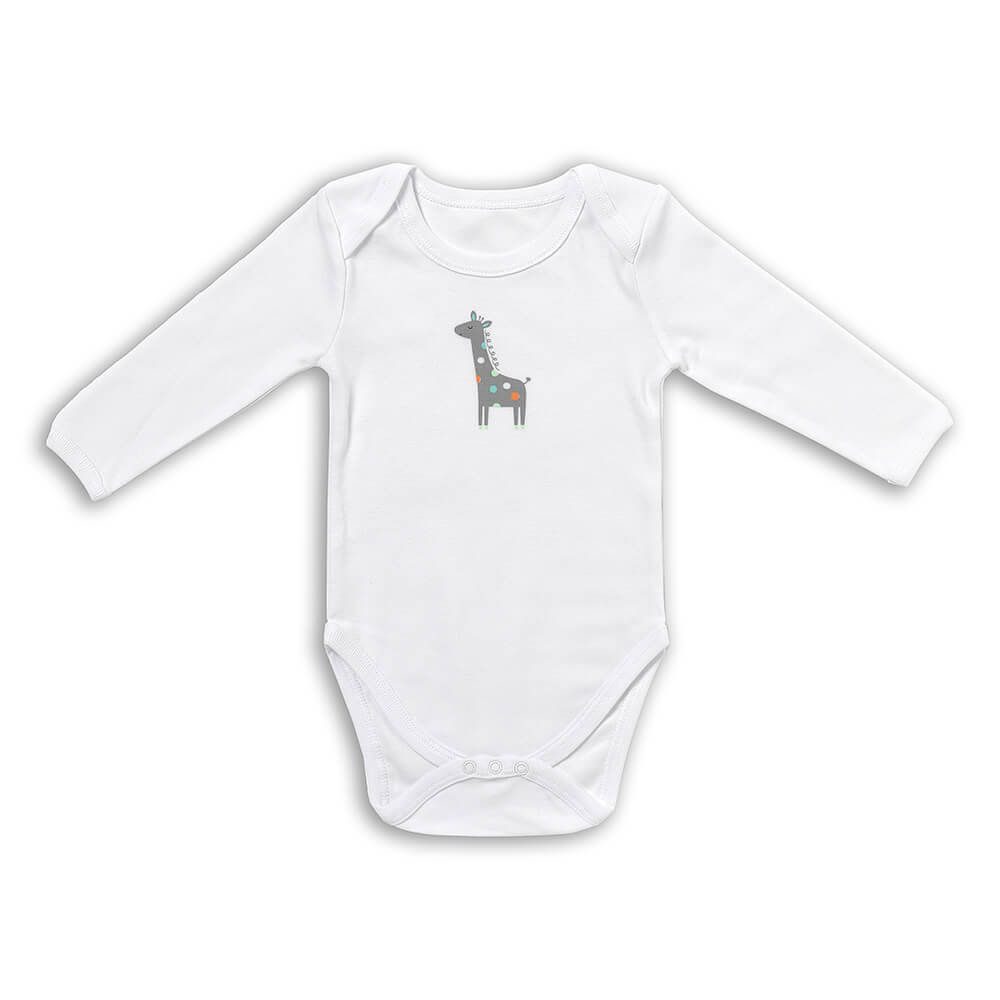 Weißer Baby-Body mit langen Ärmeln und Giraffen-Motiv. Aus Bio-Baumwolle.