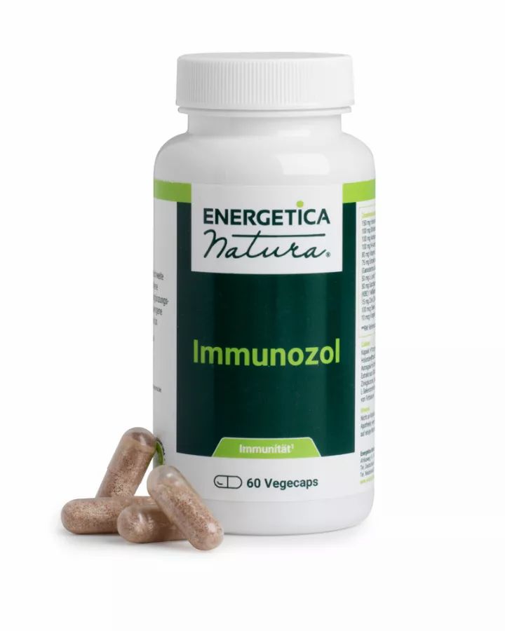 Weiße Flasche mit grünem Etikett, daneben drei Kapseln. Aufschrift: Energetica Natura, Immunozol, 60 Vegecaps.