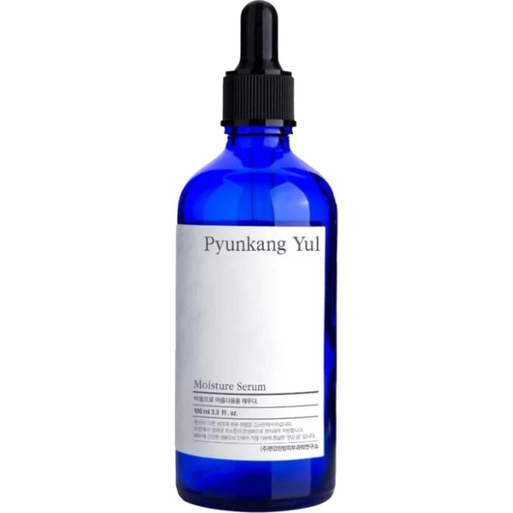 Pyunkang Yul Moisture Serum in einer blauen Glasflasche mit Pipettenverschluss.