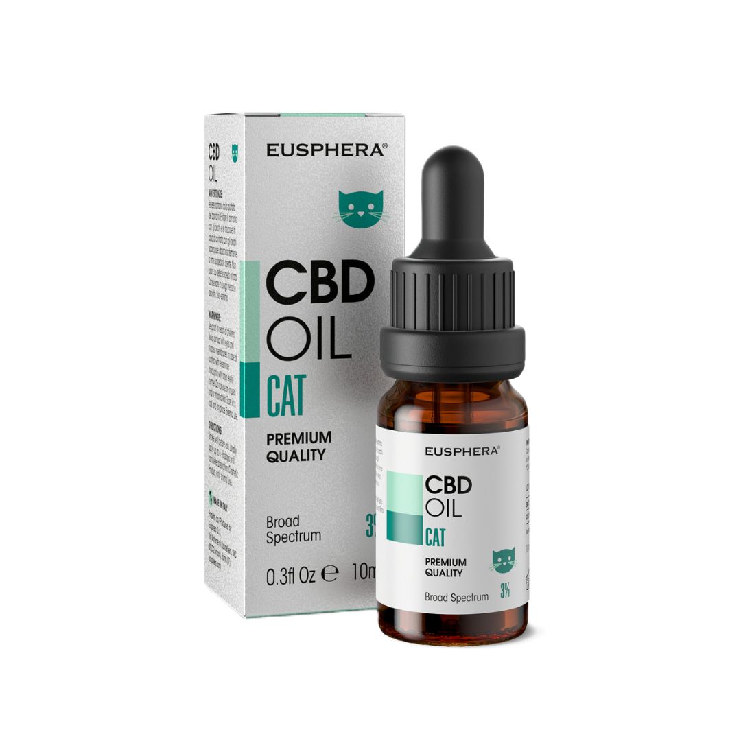Braune Glasflasche mit Tropfer und Karton. Aufschrift: CBD OIL CAT, Premium Quality, Broad Spectrum.