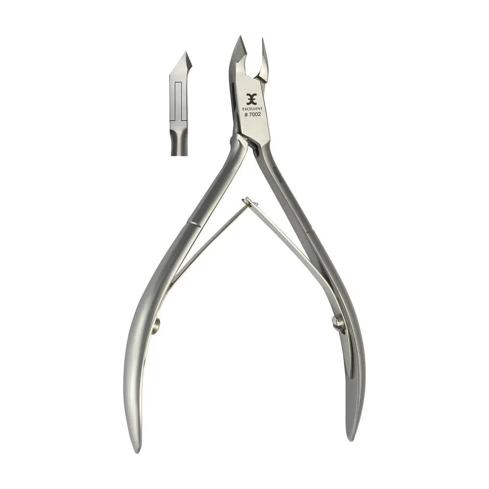 Nagelhautzange aus Metall. Gezeigt sind die Zange und ein einzelnes Ersatzteil. Auf der Zange ist ein Logo und die Bezeichnung B.7002 zu sehen.