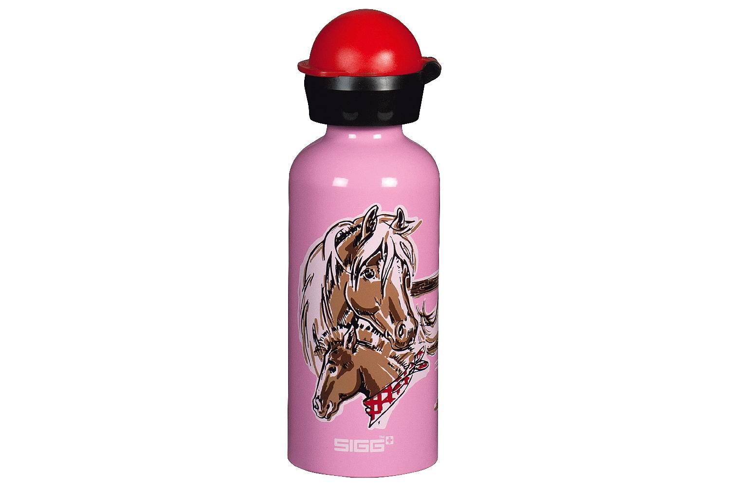 Rosa Trinkflasche mit Pferde-Motiv und rotem Deckel. SIGG-Logo unten.