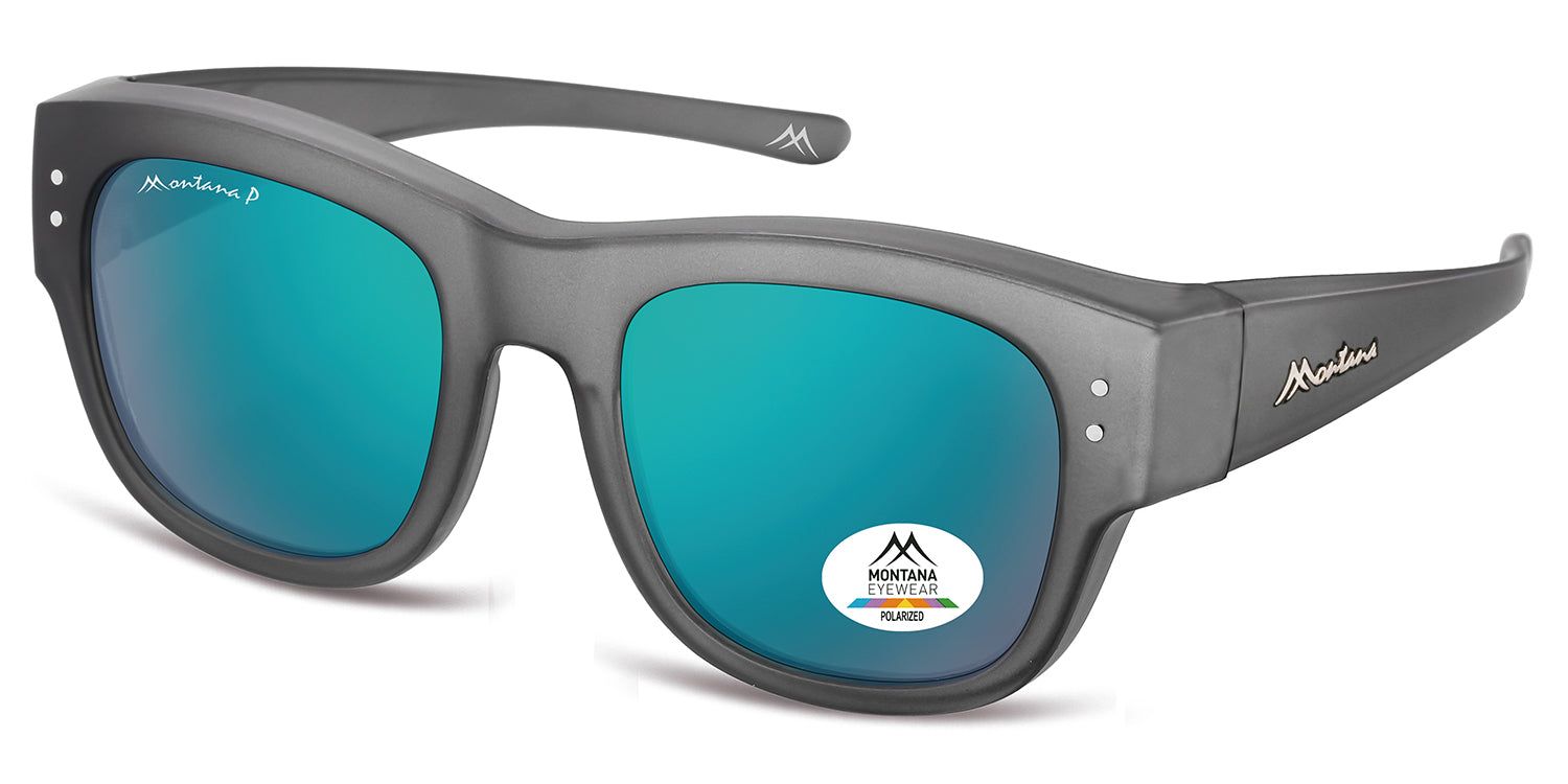 Graue Sonnen-Überbrille mit blauen Gläsern. Montana Eyewear Logo auf dem Bügel. Polarisiert-Aufkleber. Schräge Ansicht.