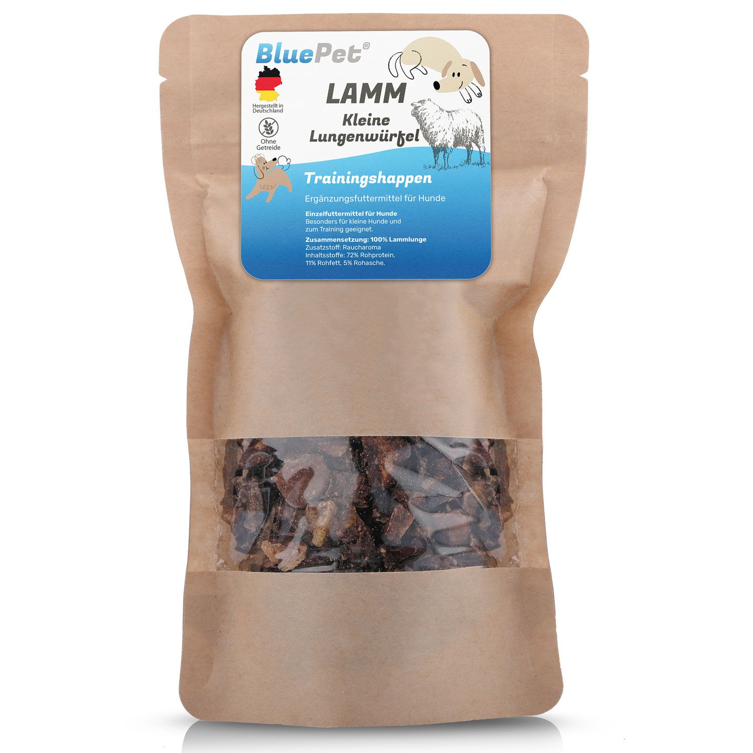 Verpackung mit Hundesnacks aus Lamm-Lunge. Braune Papiertüte mit transparentem Fenster. Aufschrift: BluePet, Lamm, Trainingshappen.