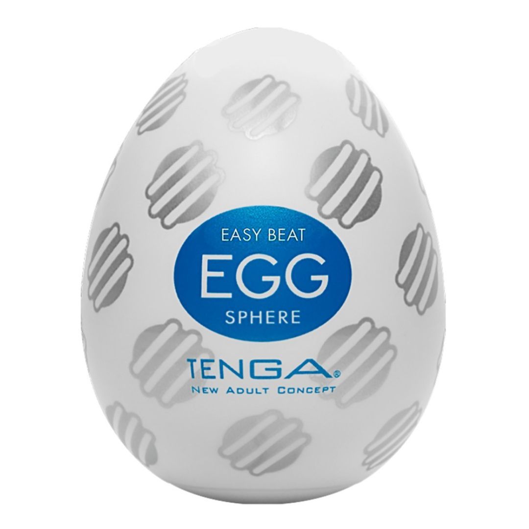 Ein weißes, eiförmiges Produkt mit silbernen Mustern. Auf dem Produkt steht "EASY BEAT EGG SPHERE" und "TENGA".
