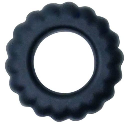 Dunkler Ring mit gewelltem Rand.