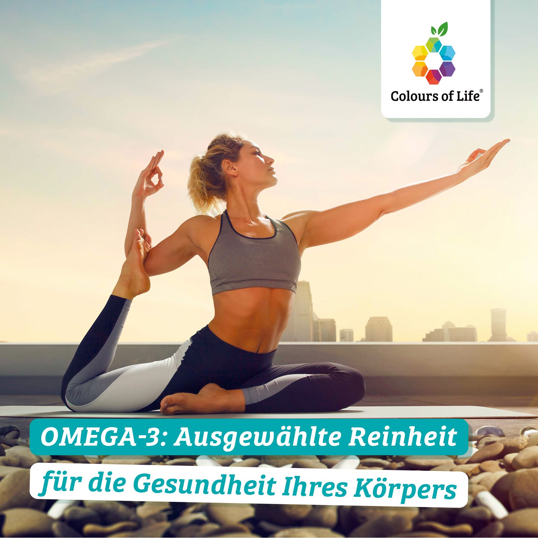 Frau in Yoga-Pose auf Dach. Logo: Colours of Life. Text: Omega-3: Ausgewählte Reinheit für die Gesundheit Ihres Körpers. Hintergrund: Stadt, Himmel.