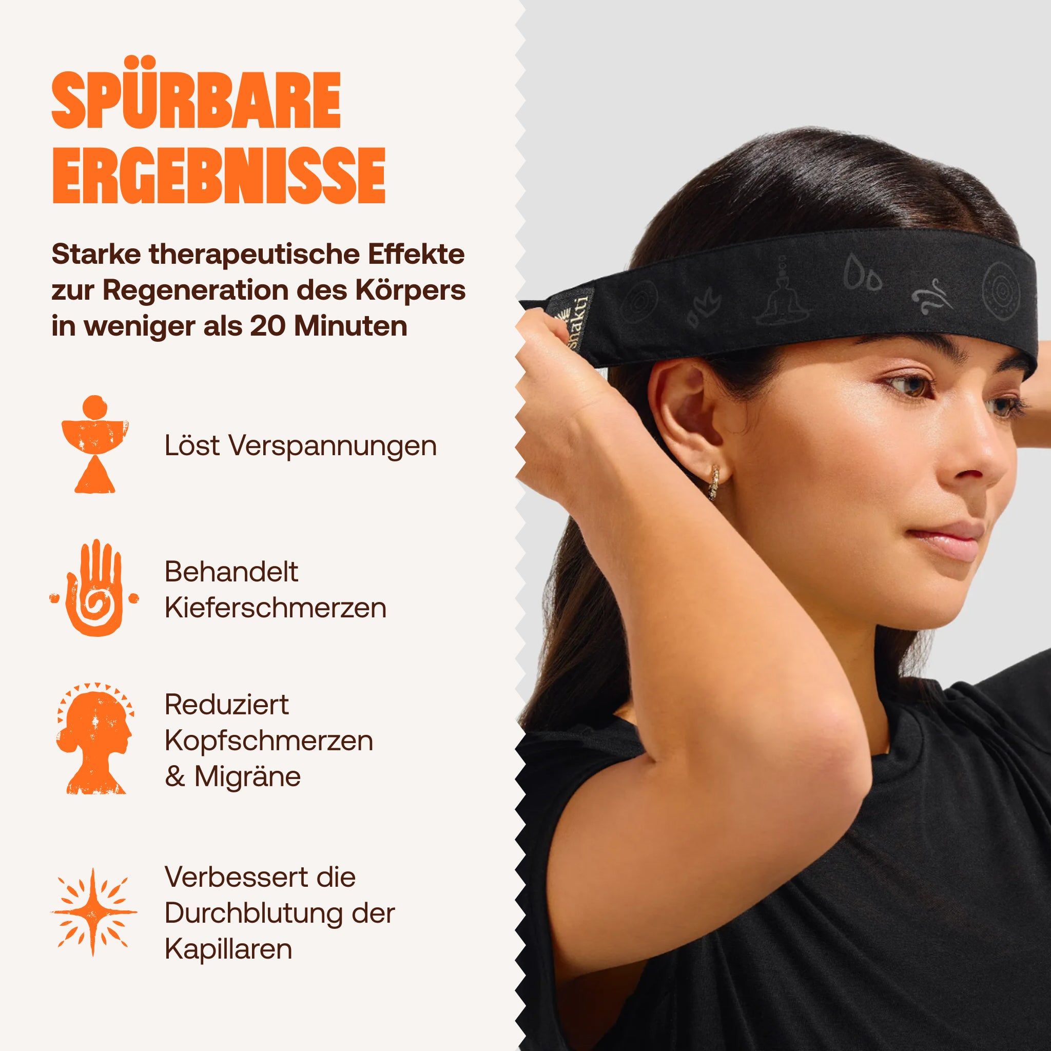 Frau trägt ein schwarzes Stirnband mit Akupressur-Spitzen zur Linderung von Kopfschmerzen.