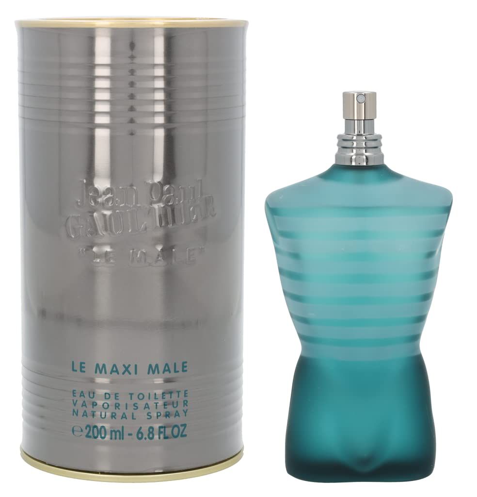 Zwei Objekte: Flakon in Männerkörperform und Dose. Flakon blau, Dose silberfarben. Aufschrift: Jean Paul Gaultier, Le Maxi Male.