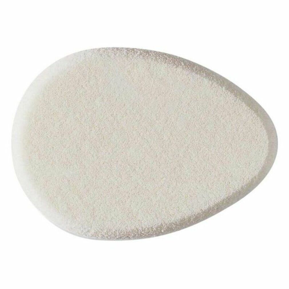 Ovaler Yukilon-Schwamm. Beige, poröse Oberfläche. Tropfenförmig, abgerundete Spitze. Für Kosmetik.