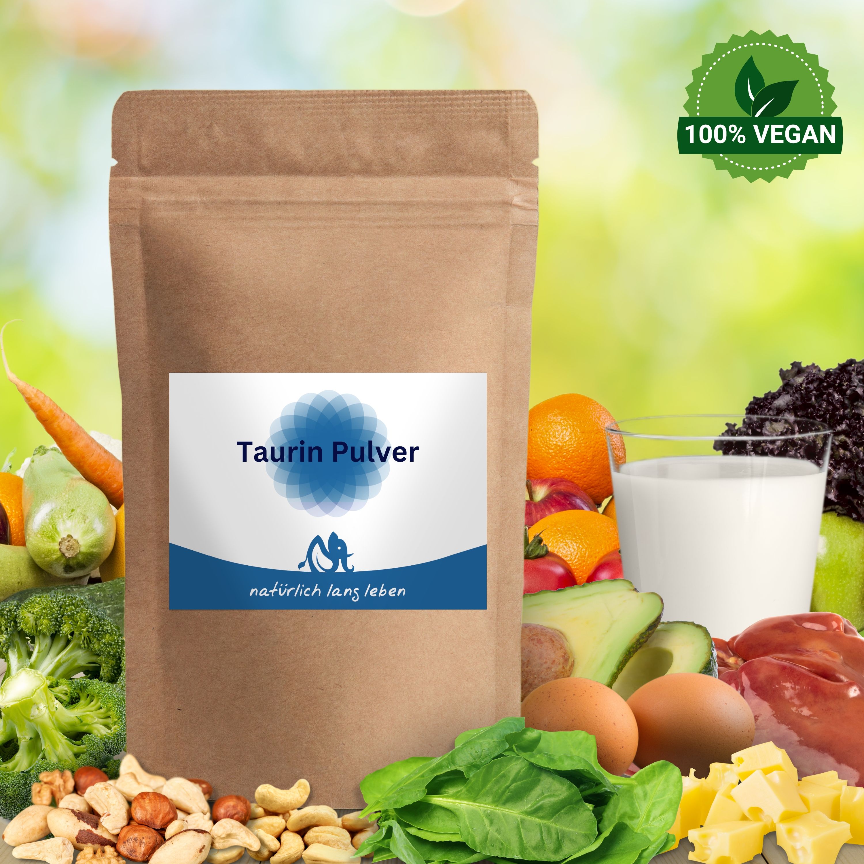 Braune Tüte mit blau-weißem Etikett. Aufschrift: Taurin Pulver, natürlich lang leben. Umgeben von Obst, Gemüse und veganem Logo.