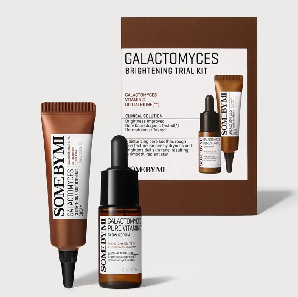 Set mit drei Produkten. Braune Tuben und Flaschen mit weißer Schrift. Aufschrift: SOME BY MI Galactomyces Brightening Trial Kit.