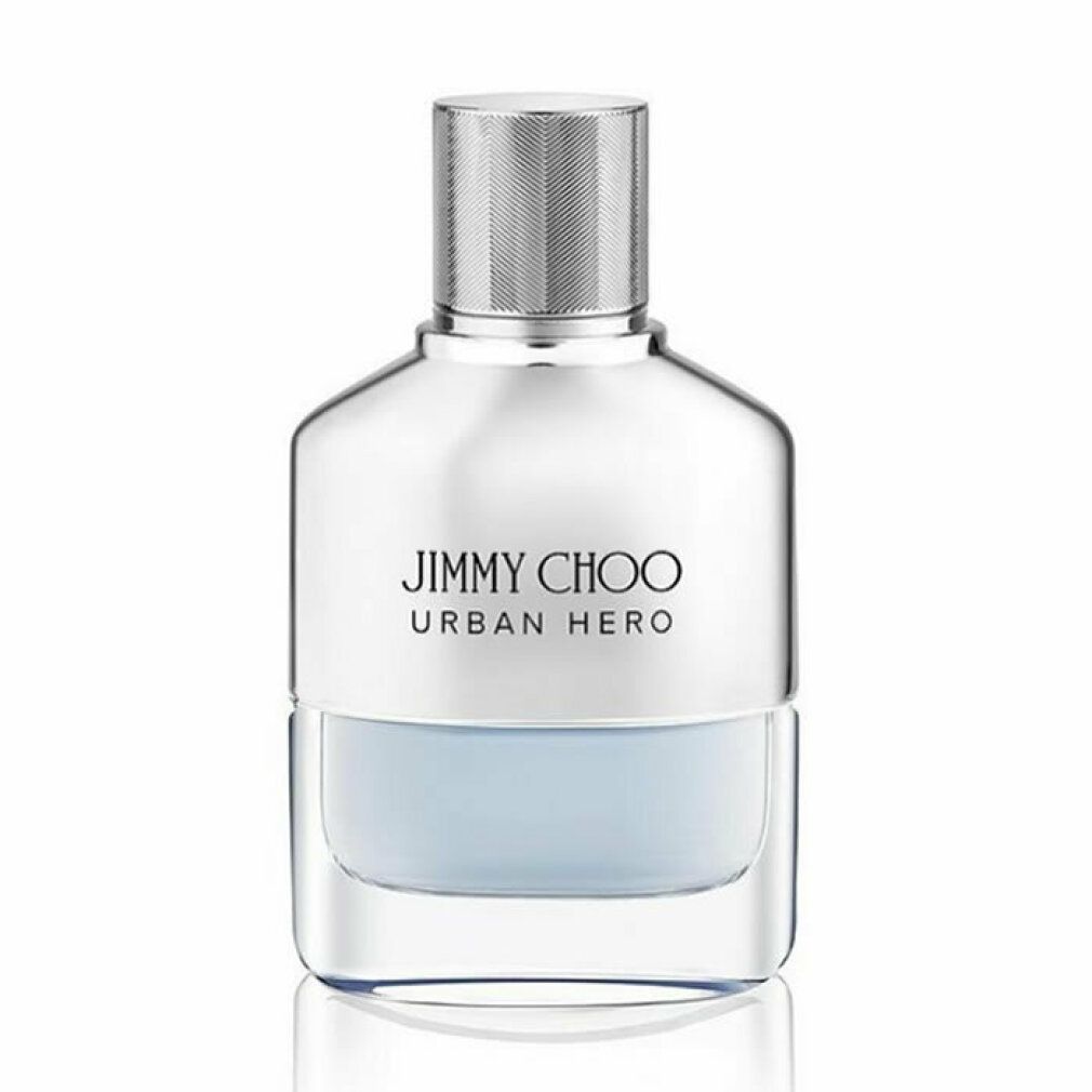 Glasflakon mit silbernem Deckel. Aufschrift: JIMMY CHOO URBAN HERO. Hellblaue Flüssigkeit im Inneren.