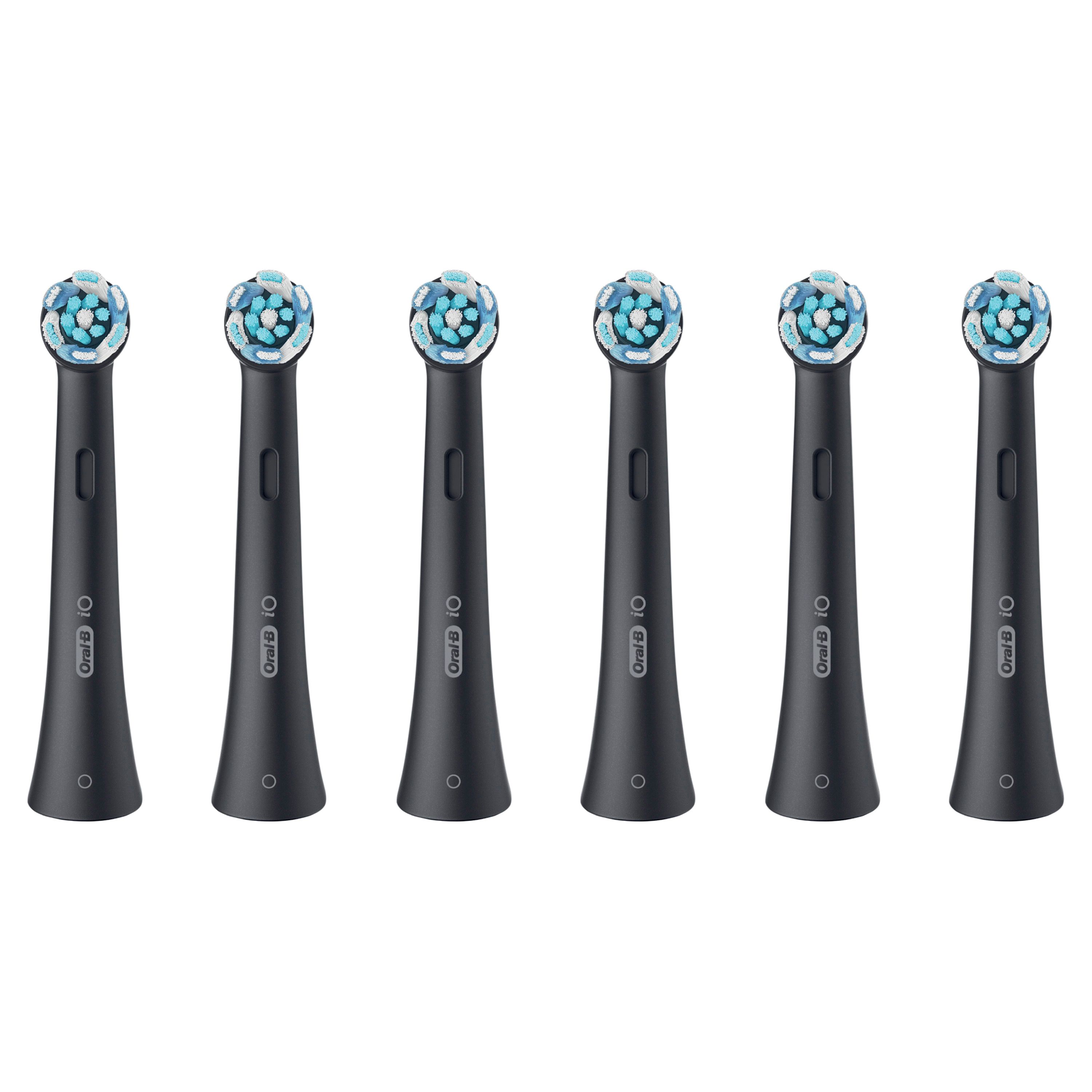 Sechs schwarze Oral-B iO Aufsteckbürsten mit blauen Borsten. Einzeln verpackt. Runde Bürstenköpfe.